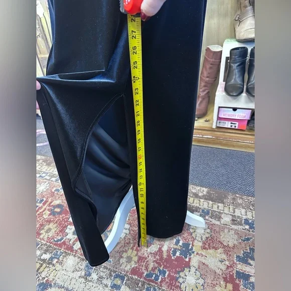 Hugo Buscati Elegant Black velvet gown EXCELLENT CONDITION!A bit stretchy Sz Med - Picture 7 of 10